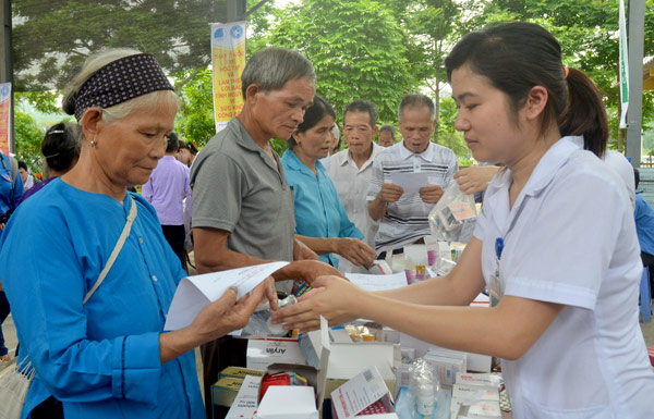 Ứng phó với già hoá dân số: Kinh nghiệm quốc tế và bài học cho Việt Nam